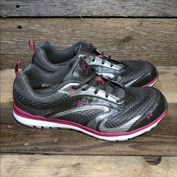 on cloud walking shoes womens